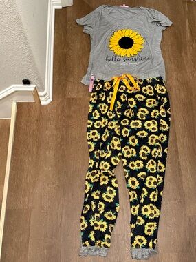 NWT Simply Southern Hello Sunshine Sunflower Pajama Set Large